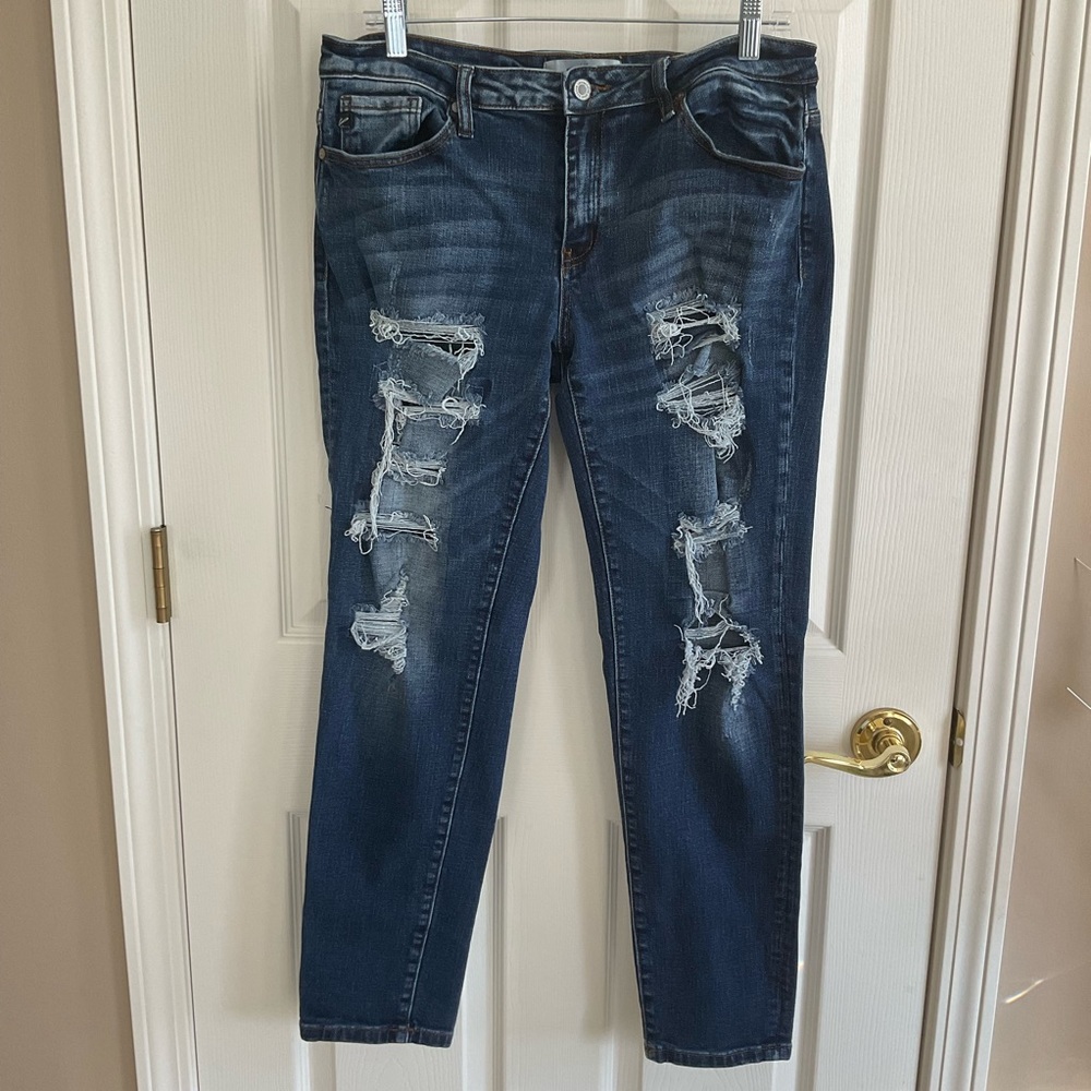 Like new! Womens KanCan jeans size 13/30